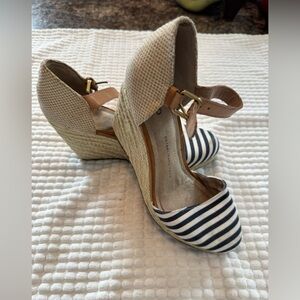 GAP Navy stripes Wedge shoes - size 7